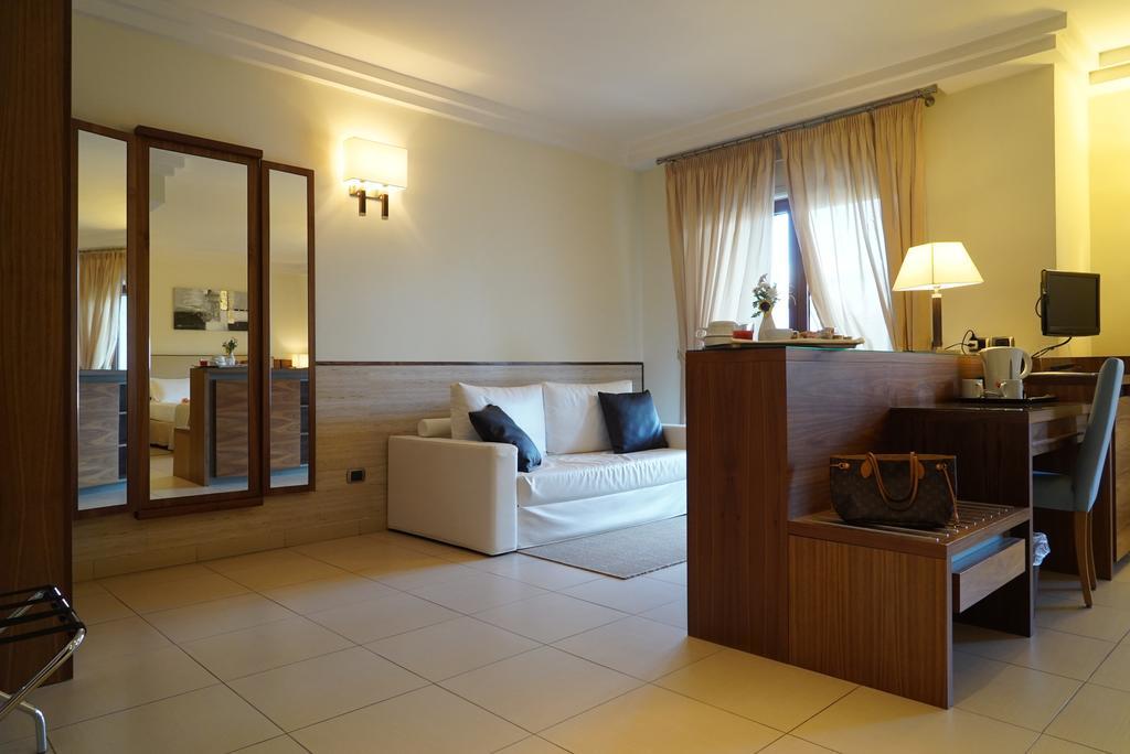 Suites & Residence Hotel Pozzuoli Kültér fotó